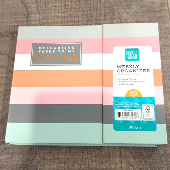 Weekly Organizer - Picture 1 of 5